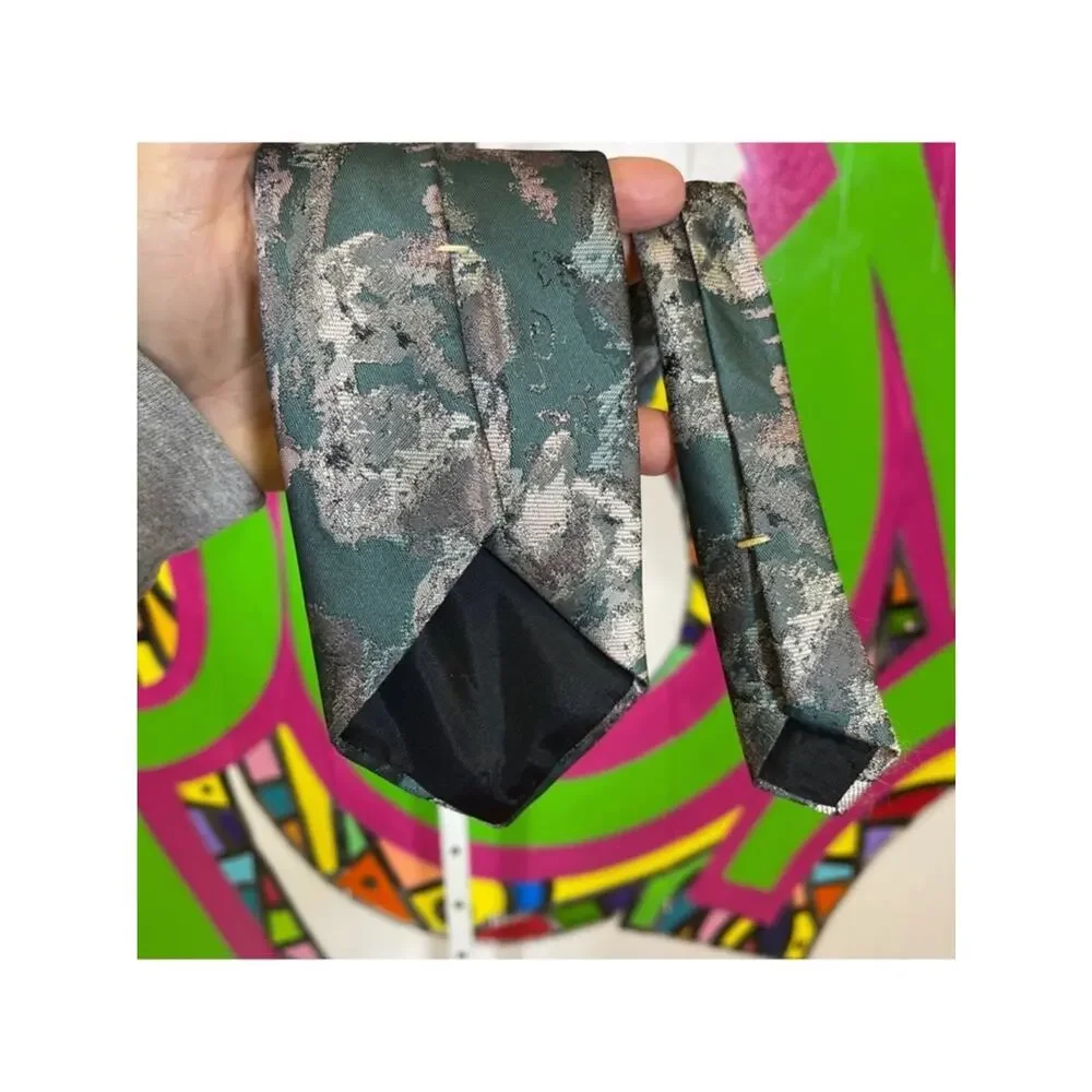 Oscar de la Renta, Abstract Patterned Tie. 3.5
